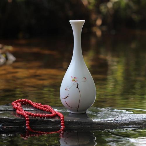 景德镇陶瓷花瓶创意摆件手绘荷花白瓷瓶观音玉净瓶简约水培插花器三维